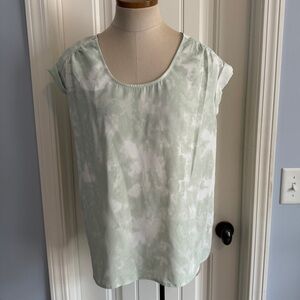 NEW Wonderly Medium Sage Green Blouse Top
